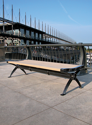 Bench without back - Cascades - Cast aluminum structure with 100% recycled plastic slats